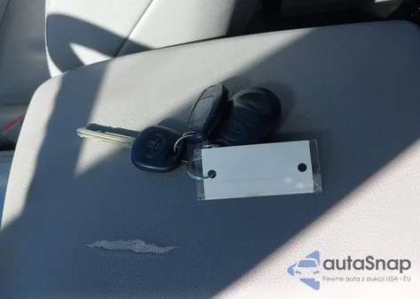 2013 Toyota Highlander Se V6 z USA, uszkodzony, nr VIN 5TDBK3EHXDS195353